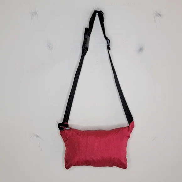 90s Vintage Marlboro | Red Windbreaker Pullover Nylon Jacket Collapses into Bag - Picture 11 of 11